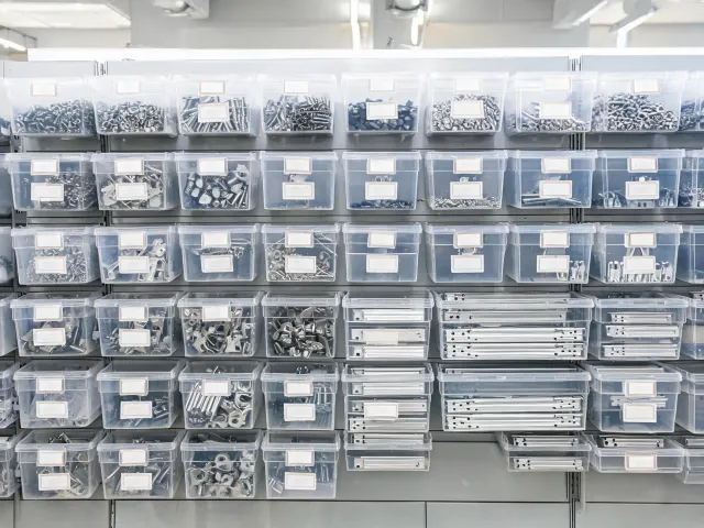 Hardware replenishment wall